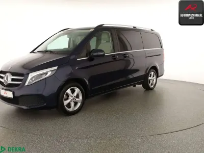 Gebraucht Mercedes V250 Avantgarde 190 PS (139 kW) 2022 Cavansitblau Van / Kleinbus