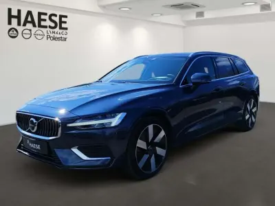 Usata Volvo V60 Plus 455 CV (334 kW) 2025 Blu Station wagon