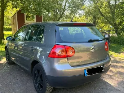 Gebraucht VW Golf V 102 PS (75 kW) 2005 Schwarz Kleinwagen