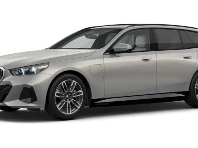 Gebraucht BMW 550e Comfort Edition 489 PS (359 kW) 2026 Grau Kombi