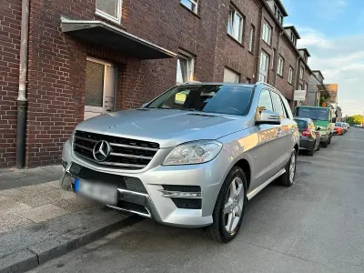 Używany Mercedes ML250 204 KM (150 kW) 2012 Srebrny SUV