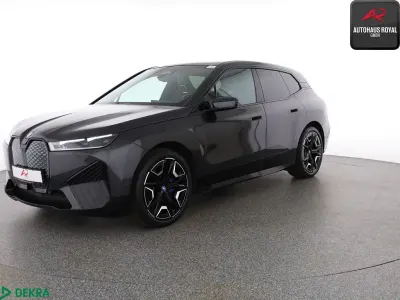 Gebraucht BMW iX Sport Line 239 kW (326 PS) 2022 Sophistograu brillanteffektlli SUV