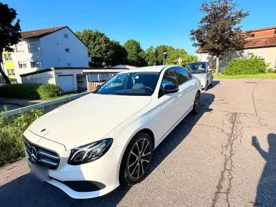 Gebraucht Mercedes E200 Avantgarde 150 PS (110 kW) 2017 Weiß Limousine