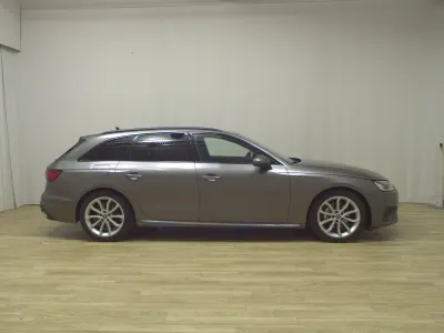 Gebraucht Audi A4 Advanced 204 PS (150 kW) 2022 Grau Kombi