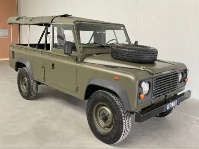 Gebraucht Land Rover Defender 136 PS (100 kW) 1989 Grün SUV