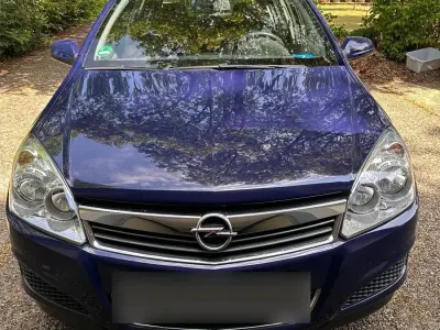 Gebraucht Opel Astra 140 PS (102 kW) 2008 Blau Kleinwagen