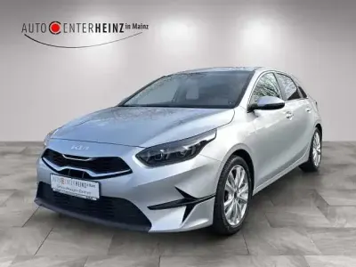 Gebraucht Kia Ceed Platinum Edition 160 PS (117 kW) 2023 Silber Kleinwagen