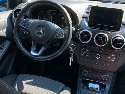 Mercedes B220