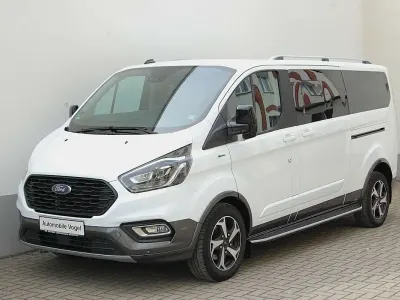 Używany Ford Tourneo Active 185 KM (136 kW) 2022 Biały Minivan