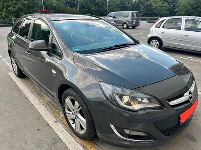 Grau Gebraucht 2013 Opel Astra S Kombi | 4.500 € (Fairer Preis)