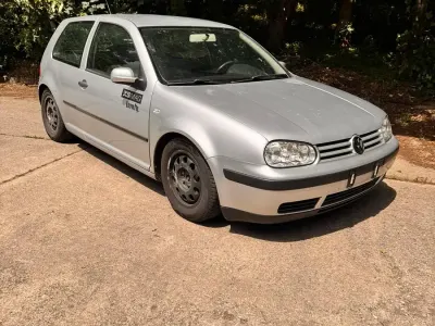 Gebraucht VW Golf IV 90 PS (66 kW) 2001 Silber Kleinwagen
