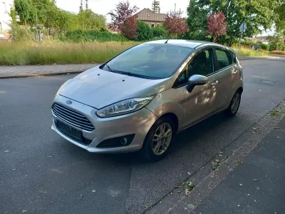 Gebraucht Ford Fiesta 65 PS (47 kW) 2015 Grau Kleinwagen
