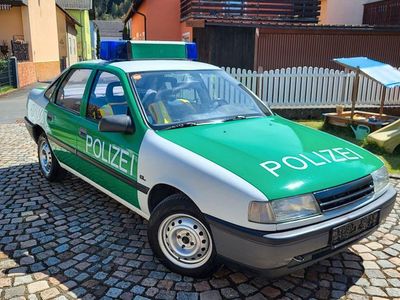 Used Opel Vectra 90 HP (66 kW) 1991 White Hatchback