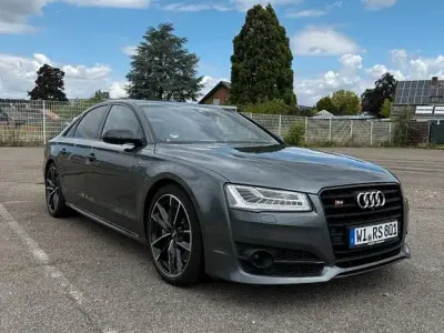 Gebraucht Audi S8 plus Sport 605 PS (444 kW) 2017 Grau Limousine