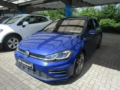 Gebraucht VW Golf VII Highline 150 PS (110 kW) 2018 Lapiz blue metallic Kleinwagen