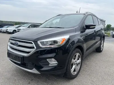 Gebraucht Ford Kuga Business Edition 179 PS (131 kW) 2016 Schwarz SUV