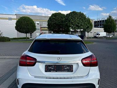 Gebraucht Mercedes GLA220 184 PS (135 kW) 2019 Weiß SUV