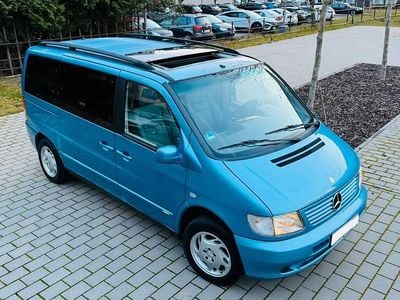 Blau Gebraucht 2002 Mercedes V230 Van / Kleinbus | 5.900 €