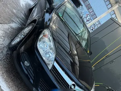 Używany Opel Astra Cabriolet 140 KM (102 kW) 2009 Czarny Kabriolet