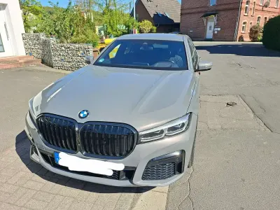 Gebraucht BMW 750 530 PS (389 kW) 2021 Grau Limousine