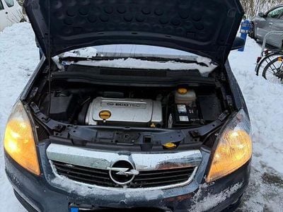 Blau Gebraucht 2007 Opel Zafira Van / Kleinbus | 2.699 € (Fairer Preis)