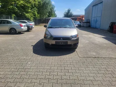 Gebraucht Mitsubishi Colt 95 PS (69 kW) 2011 Grau Kleinwagen