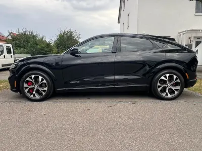 Gebraucht Ford Mustang Mach-E 197 kW (269 PS) 2022 Schwarz SUV