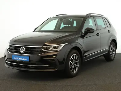 Gebraucht VW Tiguan Life 150 PS (110 kW) 2023 Deep black perleffekt SUV