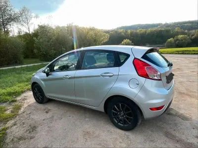 Gebraucht Ford Fiesta Trend 80 PS (58 kW) 2015 Silber Kleinwagen