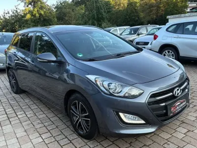 Gebraucht Hyundai i30 Trend 110 PS (80 kW) 2015 Grau Kombi