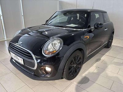 Gebraucht Mini ONE 102 PS (75 kW) 2017 Midnight black metallic Kleinwagen