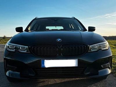 Gebraucht BMW 320 Advantage 184 PS (135 kW) 2020 Schwarz Kombi
