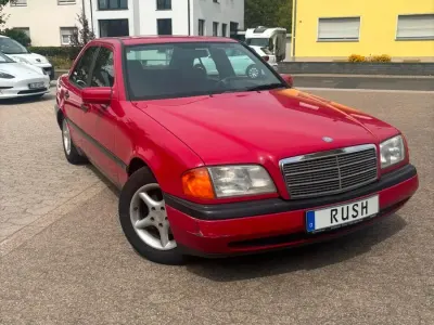 Gebraucht Mercedes C180 122 PS (89 kW) 1994 Rot Limousine