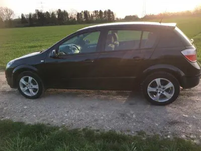 Używany Opel Astra 140 KM (102 kW) 2006 Czarny Hatchback