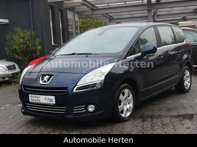 Gebraucht Peugeot 5008 Premium 156 PS (114 kW) 2011 Lack blau abysse/metalliclack Van / Kleinbus