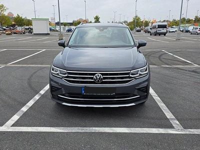 Grau Gebraucht 2022 VW Tiguan Elegance SUV | 29.000 € (Superpreis)