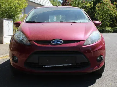 Używany Ford Fiesta Trend 82 KM (60 kW) 2009 Czerwony Hatchback