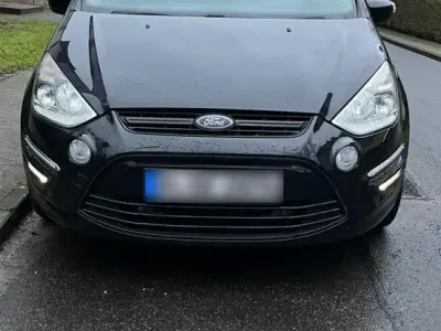 Gebraucht Ford S-MAX 140 PS (102 kW) 2012 Schwarz Van / Kleinbus