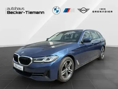 Gebraucht BMW 530 Sport Line 286 PS (210 kW) 2023 Phytonicblau Kombi