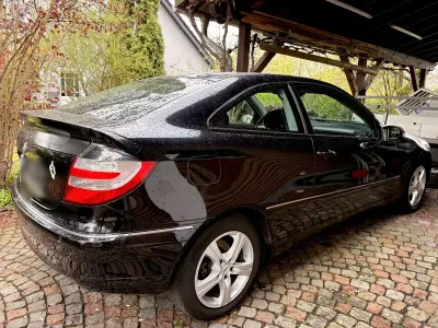 Gebraucht Mercedes C180 143 PS (105 kW) 2005 Schwarz Coupé