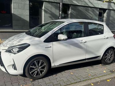 Weiß Gebraucht 2017 Toyota Yaris Hybrid Style Kleinwagen | 12.000 € (Fairer Preis)