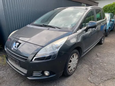 Gebraucht Peugeot 5008 150 PS (110 kW) 2013 Grau Van / Kleinbus