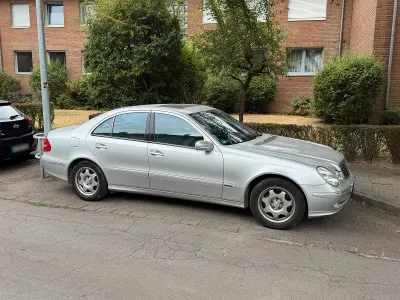 Gebraucht Mercedes E320 224 PS (164 kW) 2002 Silber Limousine