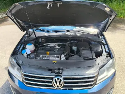 Gebraucht VW Passat 122 PS (89 kW) 2014 Blau Limousine