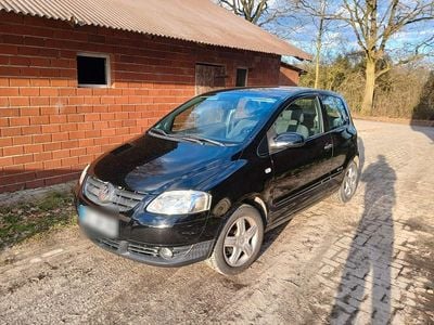 Gebraucht VW Fox Style 54 PS (39 kW) 2010 Schwarz Kleinwagen