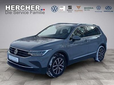 Grau Gebraucht 2021 VW Tiguan Life SUV | 24.900 € (Fairer Preis)