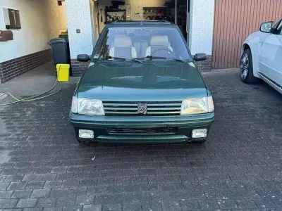 Gebraucht Peugeot 205 Roland Garros 94 PS (69 kW) 1990 Grün Kleinwagen