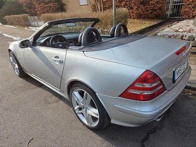 Gebraucht Mercedes SLK230 197 PS (144 kW) 2002 Silber Cabrio