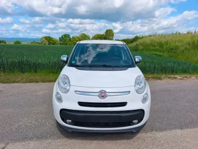 Gebraucht Fiat 500L Lounge 105 PS (77 kW) 2017 Weiß Van / Kleinbus