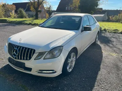 Gebraucht Mercedes E200 136 PS (100 kW) 2012 Beige Limousine